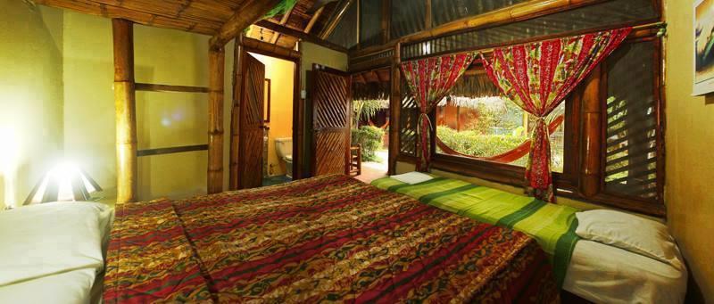 Hotel Sumpa Montañita Kültér fotó