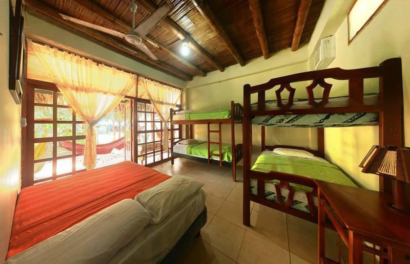 Hotel Sumpa Montañita Kültér fotó